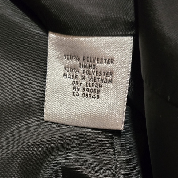 Blazer - Picture 3 of 4